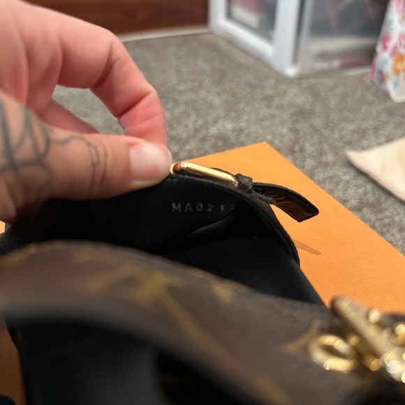 Louis Vuitton slides - Picture 7 of 8